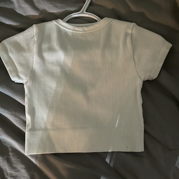 Crop top - Picture 2 of 3